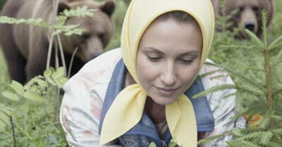 «Мама говорила: «Не ходи по малину одна, там медведи» Июльский малинник, девичий смех и внезапная тень медведя перевернули ее жизнь. Спустя годы её судьба, искалеченная страхом и людской чёрствостью, неожиданно