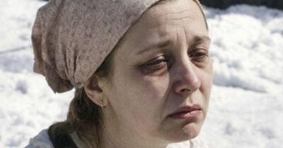 Бывший вломился ночью, требуя вернуть его трусы и мою душу, но я просто плюнула на пол и сказала, чтоб он убирался к черту, потому что мое счастье едет к дому на грузовике со снедью