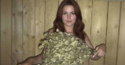 Спрятался и подсматривал в бане, пока мылась жена друга. Позор, парилка и мокрые волосы до пояса — вот из-за чего Илья, дрожа под полком, внезапно решил жениться на Василисе, перевернув с ног на голову всю свою жизнь и заставив всю деревню ржать до слёз