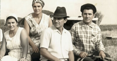 Хотела мою жизнь? Забирай — мужика-изменника, ноги в шрамах и детей, орущих по ночам, пока ты будешь доить Зорьку с соплями на щеках. А я выйду замуж за твоего председателя и каждое утро буду смеяться, вспоминая, как ты ныла под сараем, мечтая о том, чего не стоила