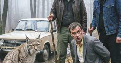 Бандиты вытолкнули бизнесмена из машины прямо в грязь. И когда самый здоровый уже занес палку, из леса, словно из ниоткуда, возникла рысь. То что произошло дальше не поддается здравому смыслу