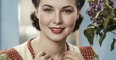 Вещий сон. Она годами видела во сне незнакомую женщину и старую кофейню, а проснувшись, забывала. Но однажды, спрятавшись от дождя, Вера толкает дверь именно туда. Здесь пахло корицей и детством, а незнакомая женщина за стойкой поправляла волосы точно так же, как женщина из её ночных видений. Вера думала, что сходит с ума. Но оказалось, что у судьбы просто были свои планы