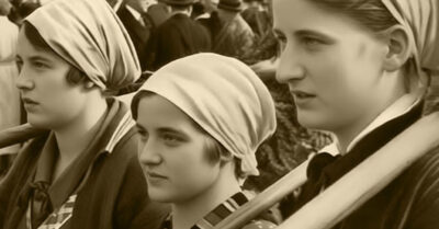 В 1940 году подруга уговаривает Ксению пойти к цыганке, и та, нехотя согласившись, слышит страшное предсказание: «Будешь терять всех, кого любишь». Годы войны и мирной жизни доказывают правоту гадалки, пока однажды судьба не дарит ей последний шанс — того, кто изменит всё