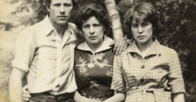 ОНА ПРОДАЛА ДУШУ, ЧТОБЫ ЕГО ЗАПОЛУЧИТЬ. Но цена за счастье оказалась смертельной. История серой мыши, которая пошла к колдунье за мужчиной мечты, но разбудила в себе такого демона, что Губернск до сих пор вздрагивает. Первая ночь с красавцем-офицером стала для нее последней. Читать, мурашки по коже