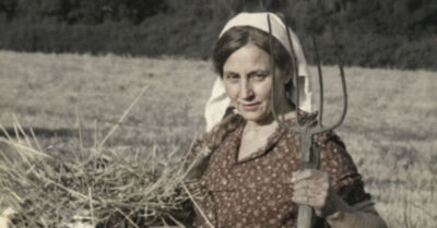 Я перемахнул через гнилой забор не семечки лузгать, а чтобы украсть у мамаши-истерички её дикую, нецелованную девку, пока та с вилами в грядках копается; и пусть вся улица слышит, как под моими руками трещит её броня