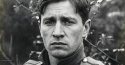 У нашего прадеда-фронтовика не осталось ни одной фотографии, поэтому в Бессмертном полку мы несли портрет чужого ветерана. А потом выяснилось, что «чужой» — мой настоящий дед, просто никто из живых не знал