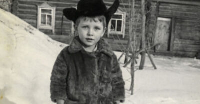 — А знаешь, Катерина, меня когда-то на корову выменяли… Представляешь, живого человека — на мычащую скотину? Эту тайну он сорок лет прятал за медалями и мозолями, пока однажды ночью не решился рассказать. История о том, как в лихую годину ребенка обменяли как вещь, но вырос из него Человек с огромным сердцем