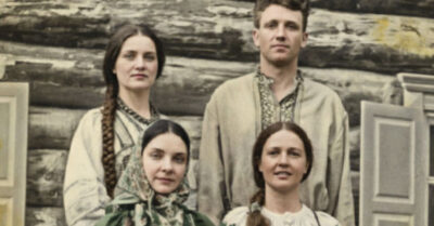 Швырнула камень в дурачка и услышала страшное проклятие, которое разрушило её жизнь до основания. Спустя годы она поняла, что судьба не прощает жестокость, а возвращает её твоим же детям через зеркало времени. Читай эту историю до конца, если хочешь узнать, как один удар совести может навсегда изменить родословную целой семьи