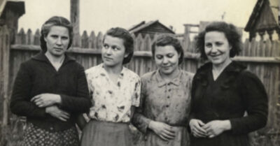 В 7 лет она стала сиротой. В 20 лет её выдали замуж за нелюбимого, чтобы спасти дядю от раскулачивания. А в 41-м она выла в лесу в снег, когда пришла похоронка… Но эта женщина умела ждать. Её история — как тот самый характер, который не сломать ни пулей, ни безденежьем, ни временем