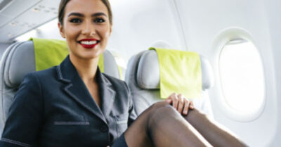 Я захотела взглядом незнакомца в ночном самолете, пока вокруг спали пятьдесят человек, и мне было плевать. Этот наглый мужик посмел не только заговорить со мной, когда я делала вид, что меня не существует, но и вытащил на свет самую грязную тайну моей жизни