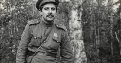 Он вернулся с войны живым, хотя тысячи пуль искали его сердце. Но дома его ждала не награда, а новость, которая разбила сильнее любого снаряда: его жена носила под сердцем чужой стыд, а сына забрали чужие люди. Сможет ли солдат отвоевать своё счастье там, где не стреляют пушки, а бьют словами