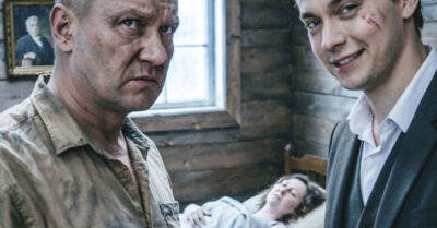 Он продал полдома уголовнику, чтобы поскорее угробить больную жену. Приезжает через год за наследством — и тут его пробивает холодный пот.  Увидел такое, что пожалел, что родился