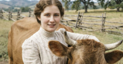 Корова плакала человеческими слезами, потому что война кончилась, а председатель отбирала последнее молоко, пока её собственный муж гнил в штрафбате