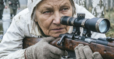 «Нам всё сойдёт с рук» — решили трое богатых отпрысков. Однако они понятия не имели, что пожилая бабка, ту что они тронули, — это легендарная женщина-снайпер «Лесная колдунья»